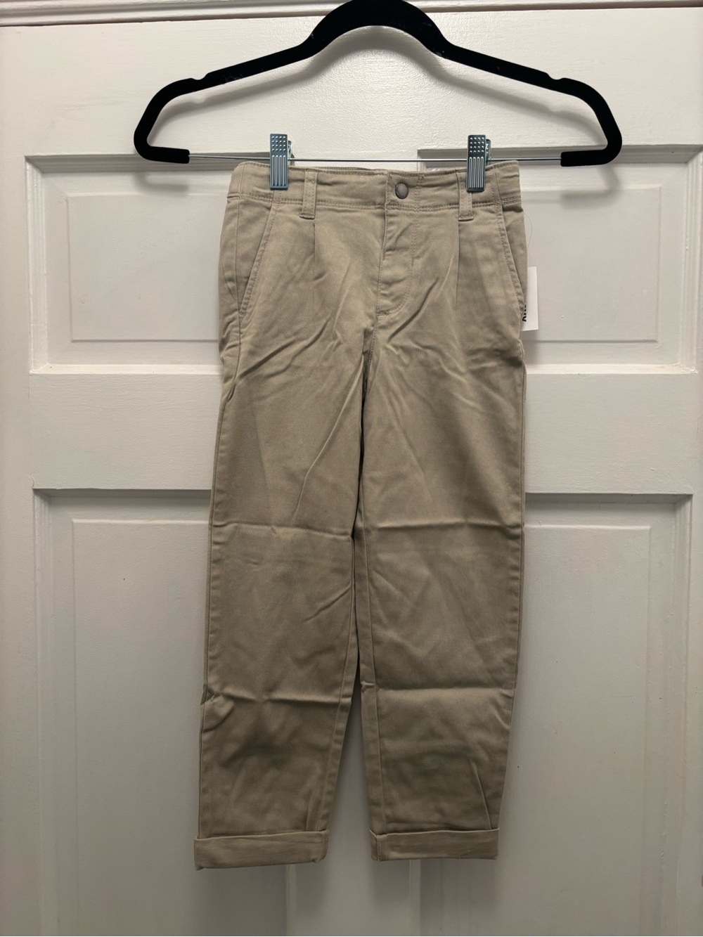 Old Navy Boys Baggy Chino Pants With Elastic Back
Size 5T